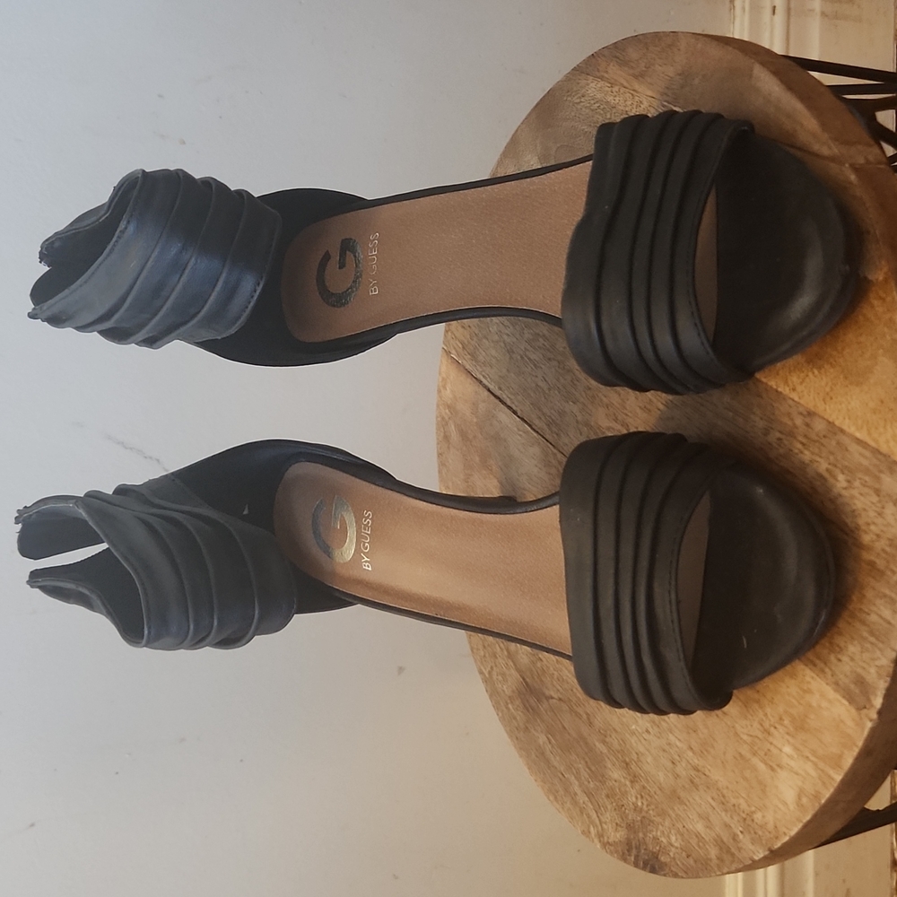 Sandals - Picture 2 of 6